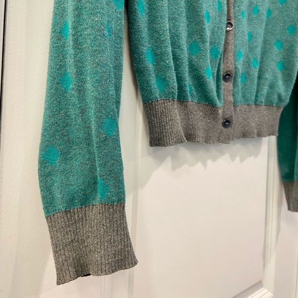 Cabi Button down v-neck Sweater Cardigan - Picture 4 of 14